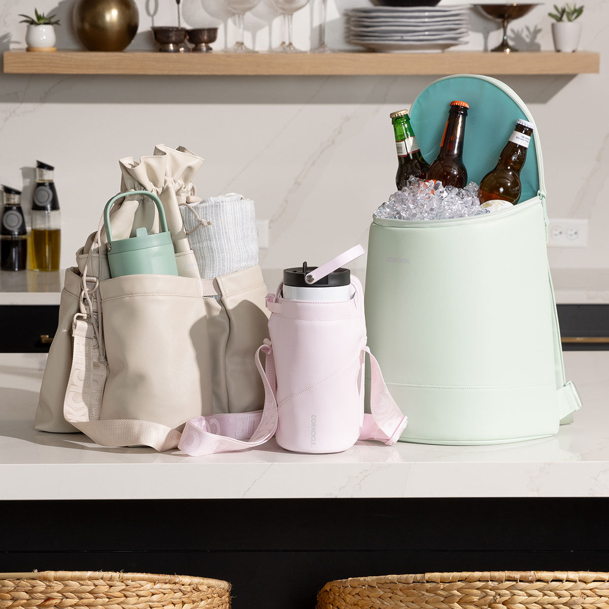 beverage-bucket-bag-z5 6c4793ad3b8e--group-lifestyle1.jpg