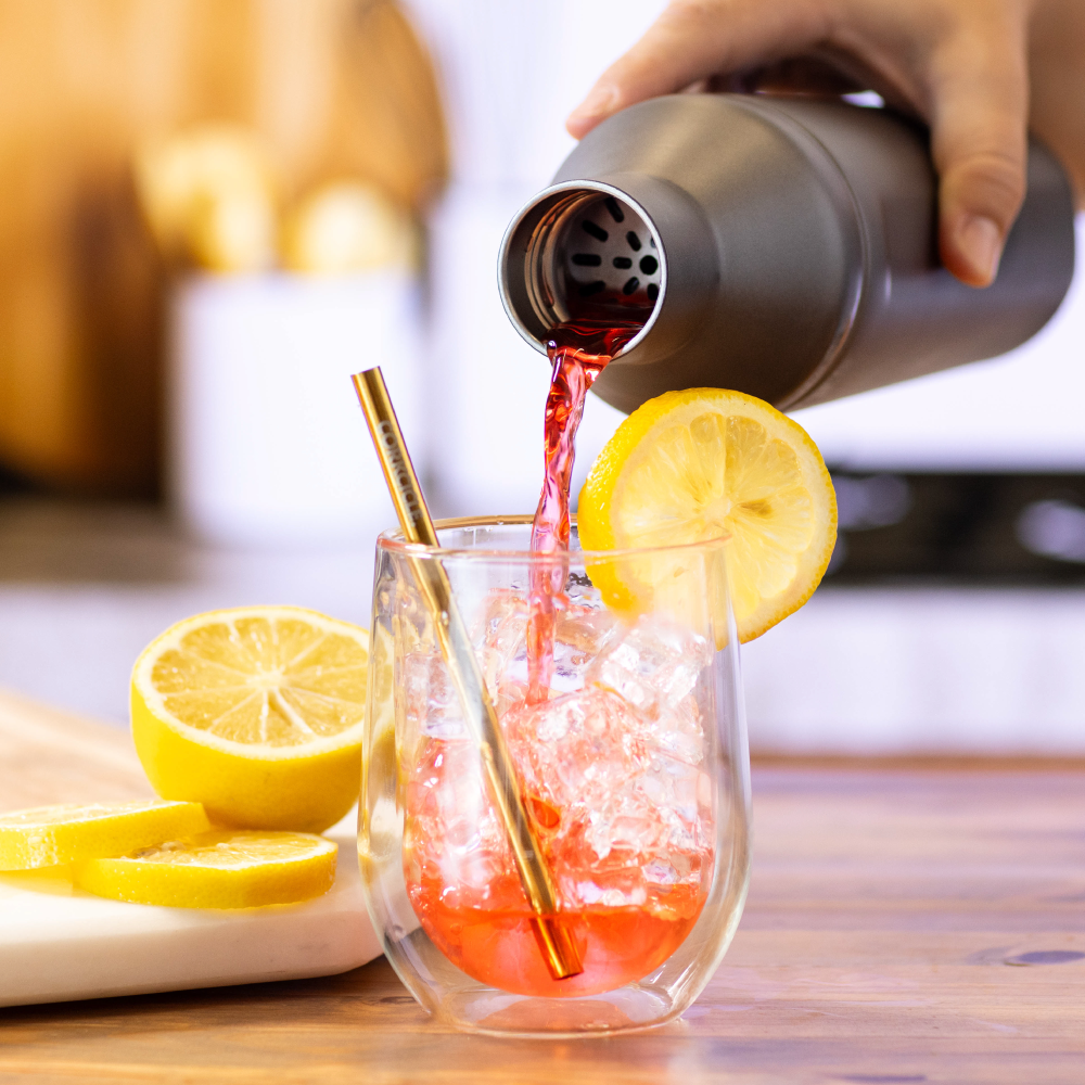 cocktail-shaker-lid-b4 Cocktail_Shaker_lifestyle_1_0f873eef-26b9-477a-b301-4dde25c00201.png